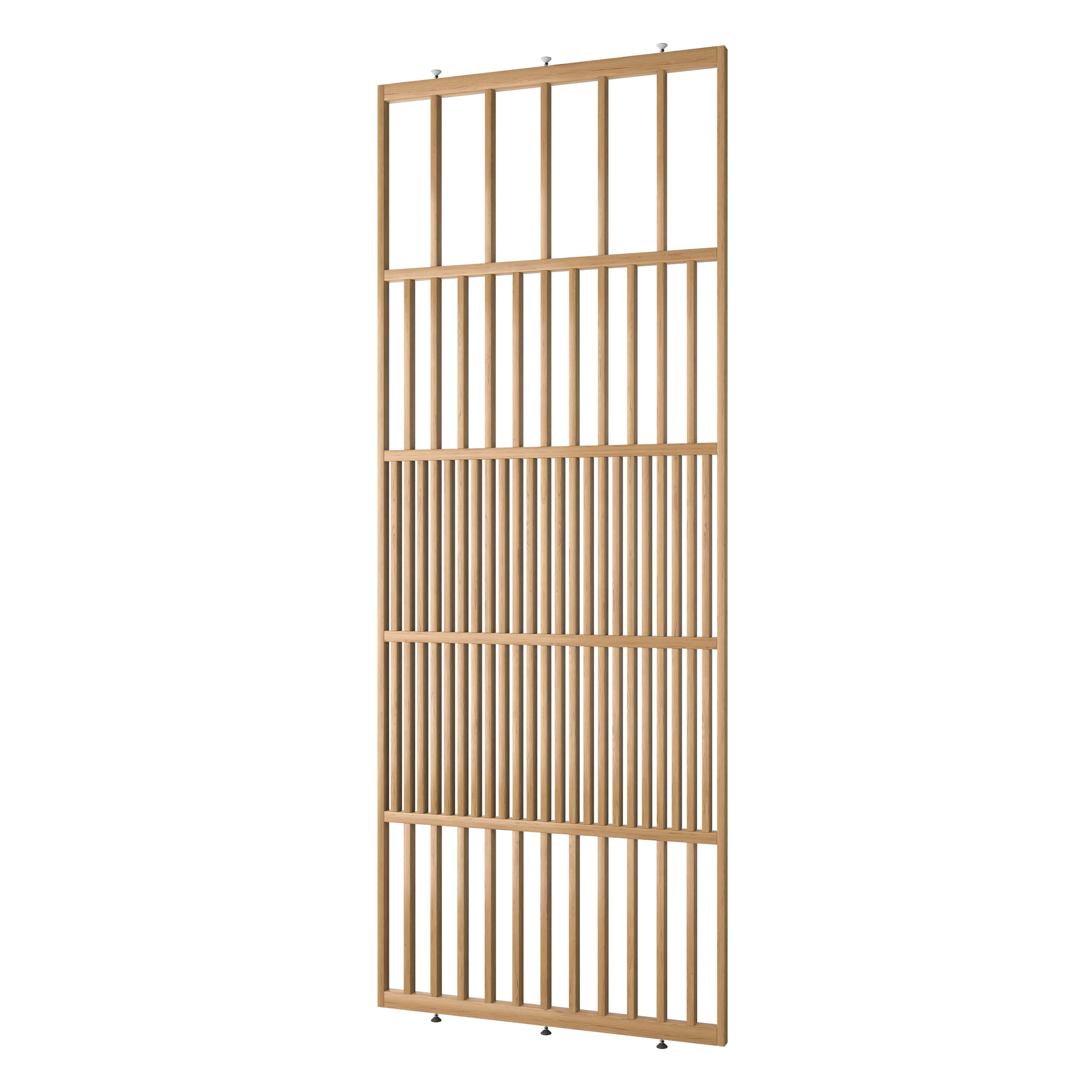 Houten roomdivider van gelakt massief eiken, ontworpen voor een strakke, hotel chique uitstraling. Een elegante toevoeging aan elk interieur