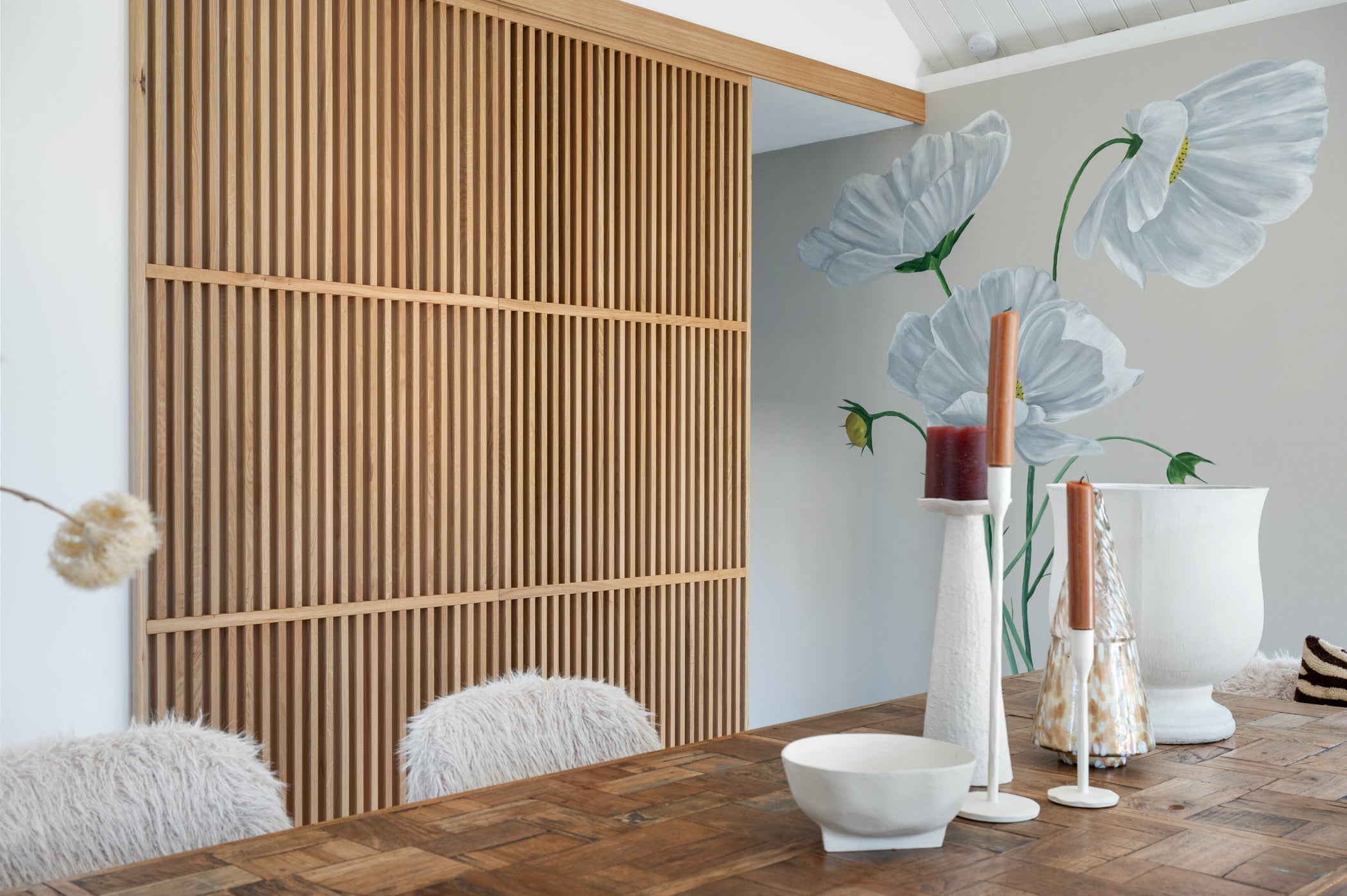 Maatwerk Japanse schuifdeuren combineren elegantie en functionaliteit, perfect voor het creëren van ruimte en stijl in elk interieur.
