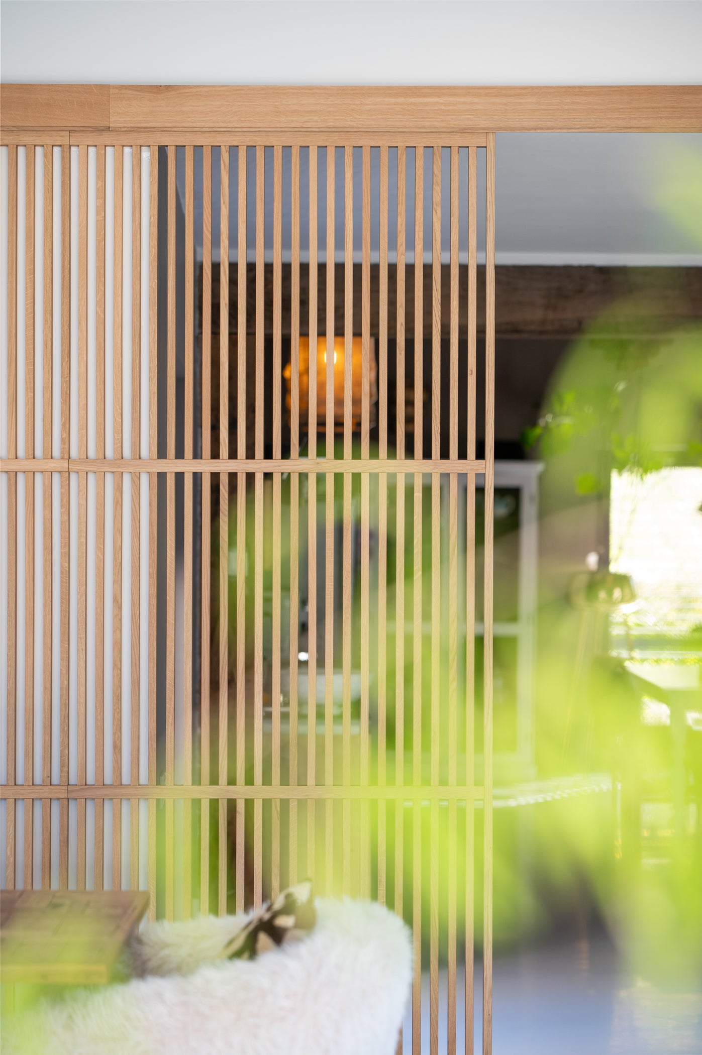Maatwerk Japanse schuifdeuren combineren elegantie en functionaliteit, perfect voor het creëren van ruimte en stijl in elk interieur.