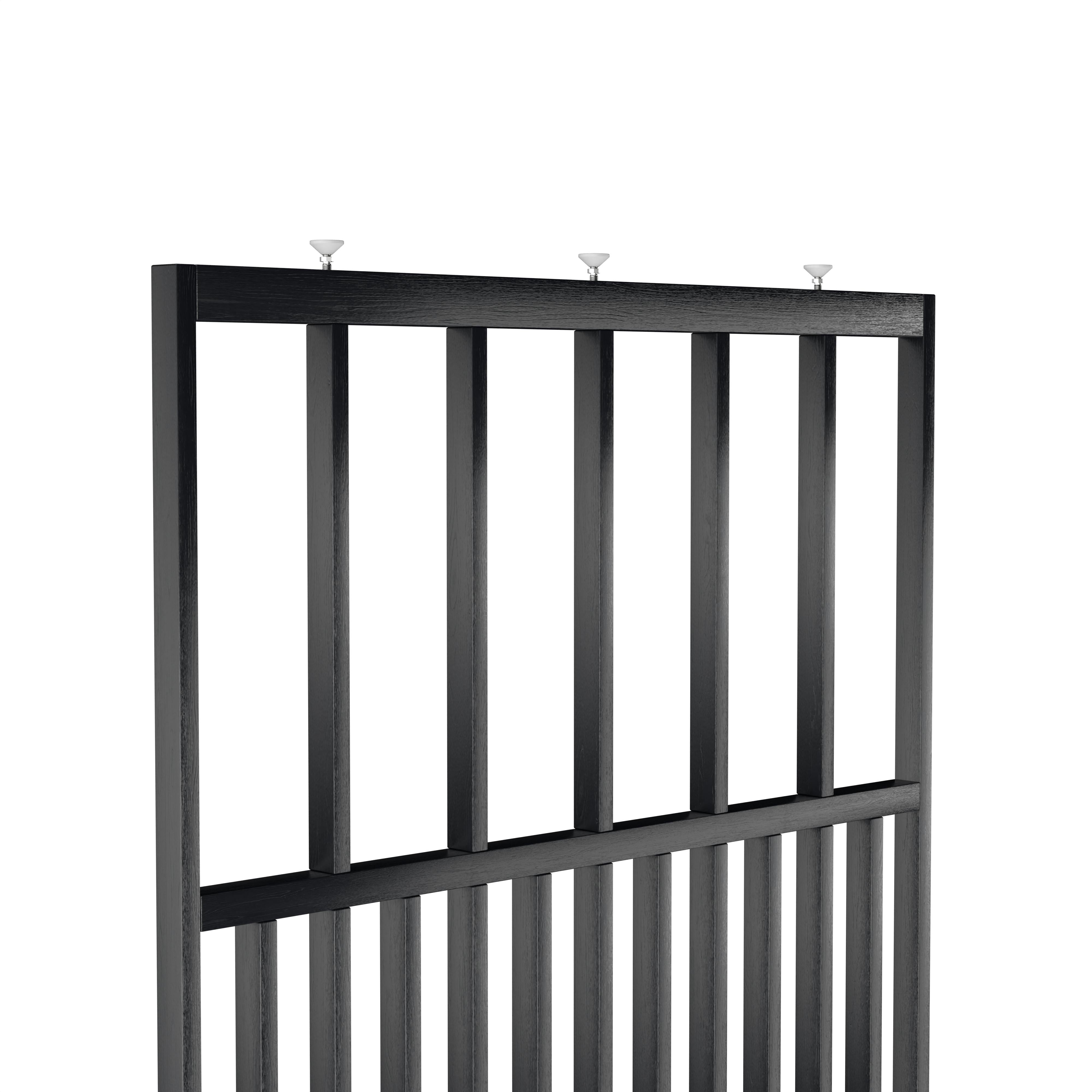 Detail van Frame Flow roomdivider op maat plafondhoog eiken RAL 9005 bovenkant