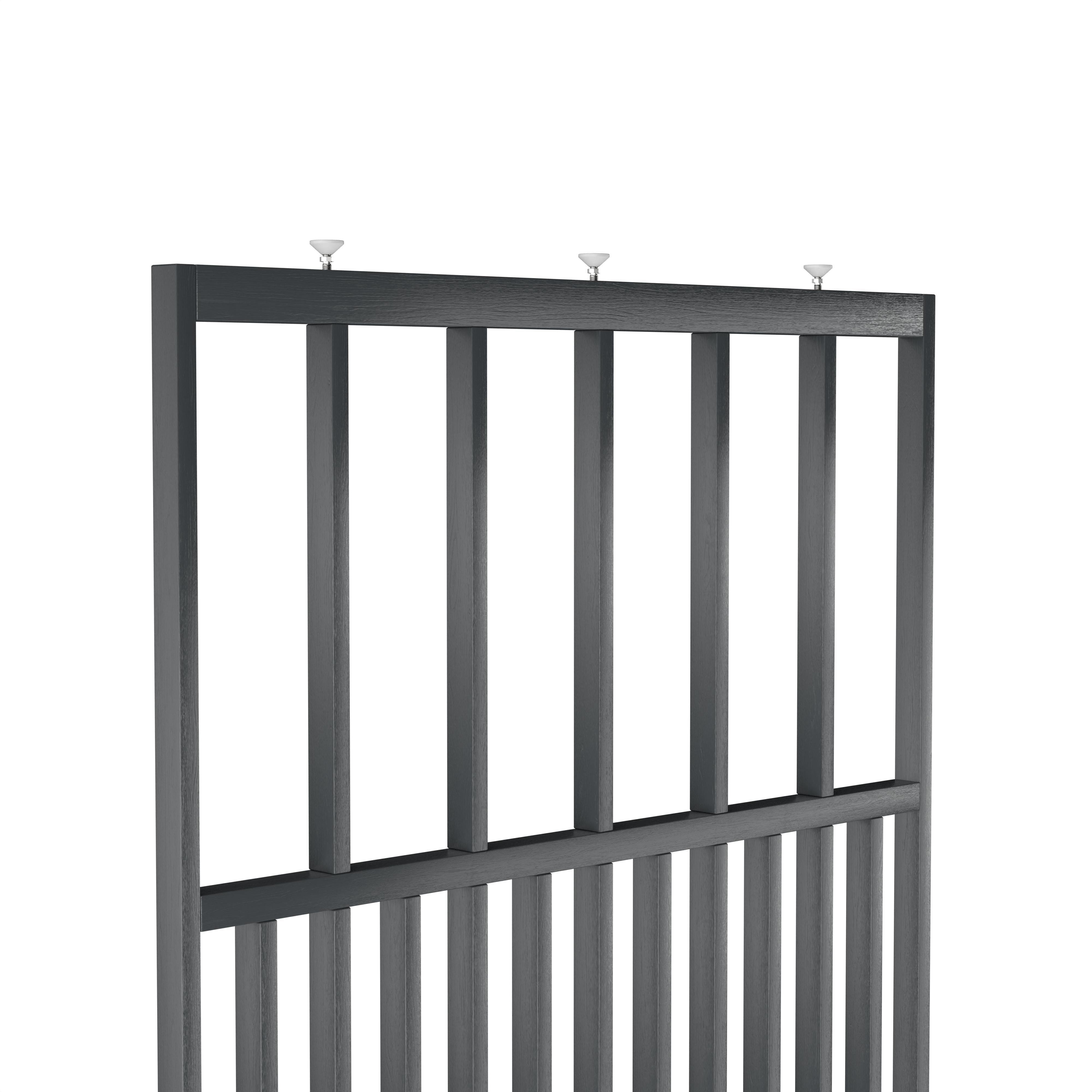 Detail van Frame Flow roomdivider op maat plafondhoog eiken RAL 7021 bovenkant