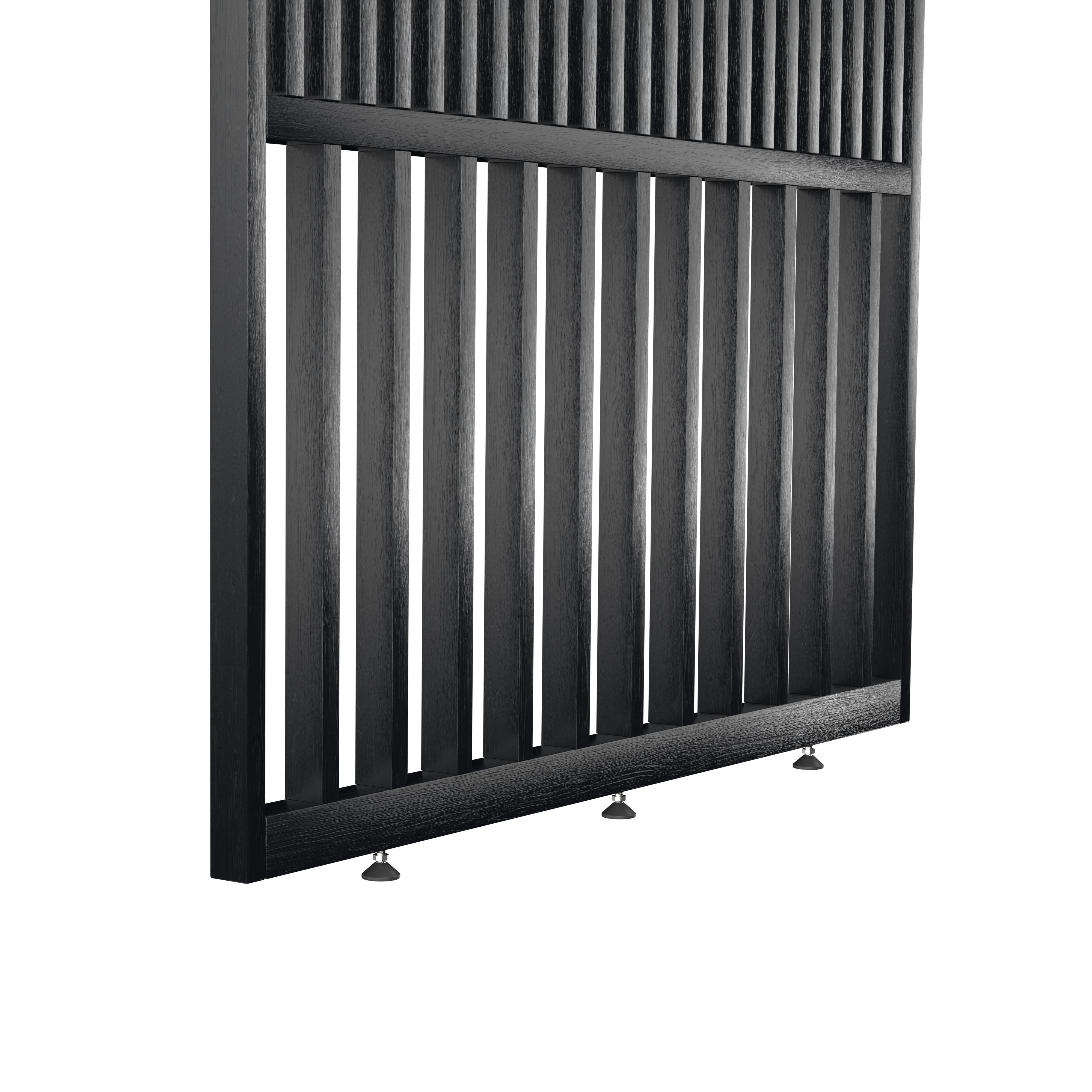 Onderzijde Frame Flow roomdivider op maat plafondhoog eiken RAL 9005